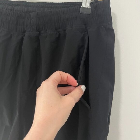 Lululemon Men's Black Pace Breaker Shorts Size Large - Picture 3 of 4